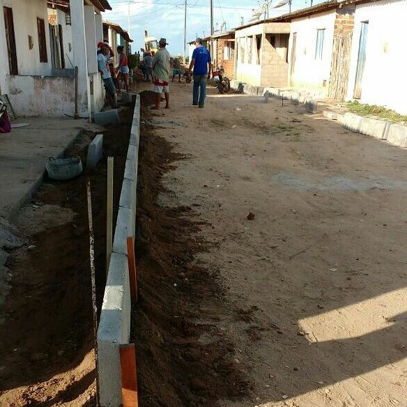 Iniciada as obras de pavimentação de paralelepípedo do Conjunto Telmo Guimarães no Povoado Poxim.