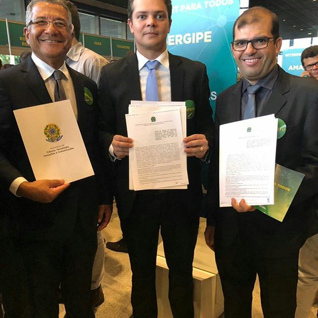 O Prefeito Magno esteve em Brasília para o Prefeito Magno esteve em Brasília para assinar o termo de adesão do convênio "Internet para Todos".
