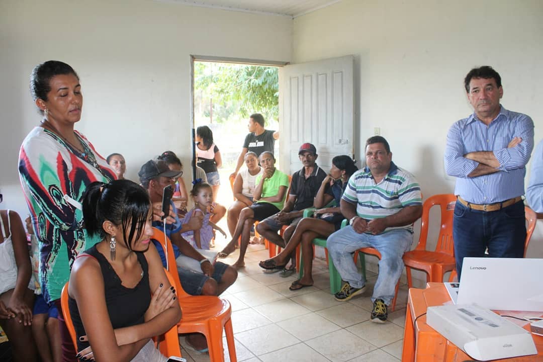Reunião com a cooperativa de resíduos sólidos do município e o Consórcio de Saneamento Básico do Baixo São Francisco.