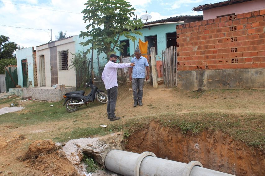 Prefeitura realiza mutirão de serviços nas ruas de Japoatã para Calçamento em Paralelepípedos.