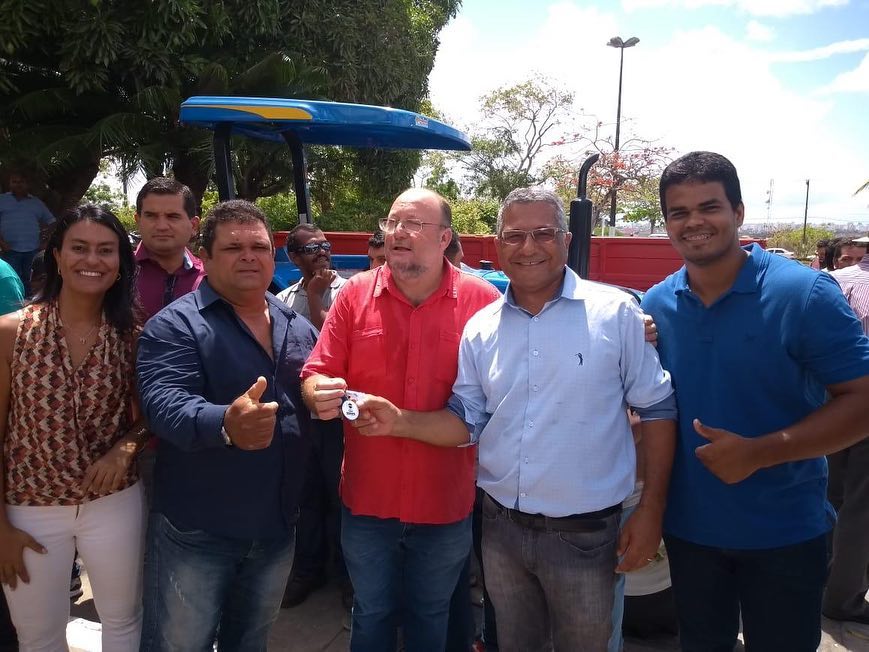 Japoatã recebe máquinas agrícolas (Trator com Grade e Carroção), fruto de uma Emenda Parlamentar.