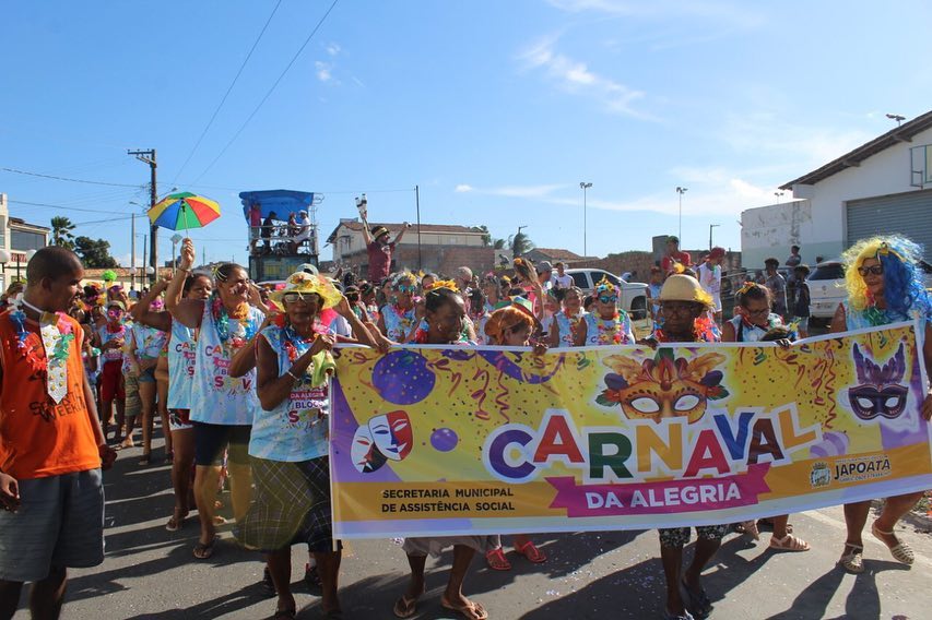 Prefeitura promove festa de Carnaval para idosos e crianças.
