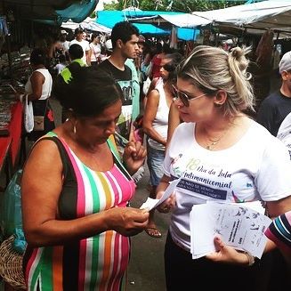 CAPS promove ação de conscientização na Feira em alusão ao dia da luta antimanicomial.
