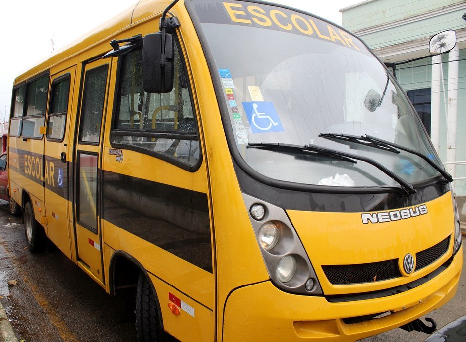 Secretaria Municipal de Educação Cultura Esporte e Lazer adquiriu no inicio desta semana um micro ônibus escolar.