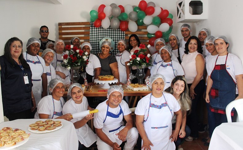 Encerramento dos cursos de salgadeiro e pizzaiolo com degustação e apresentação de projeto integrativo.