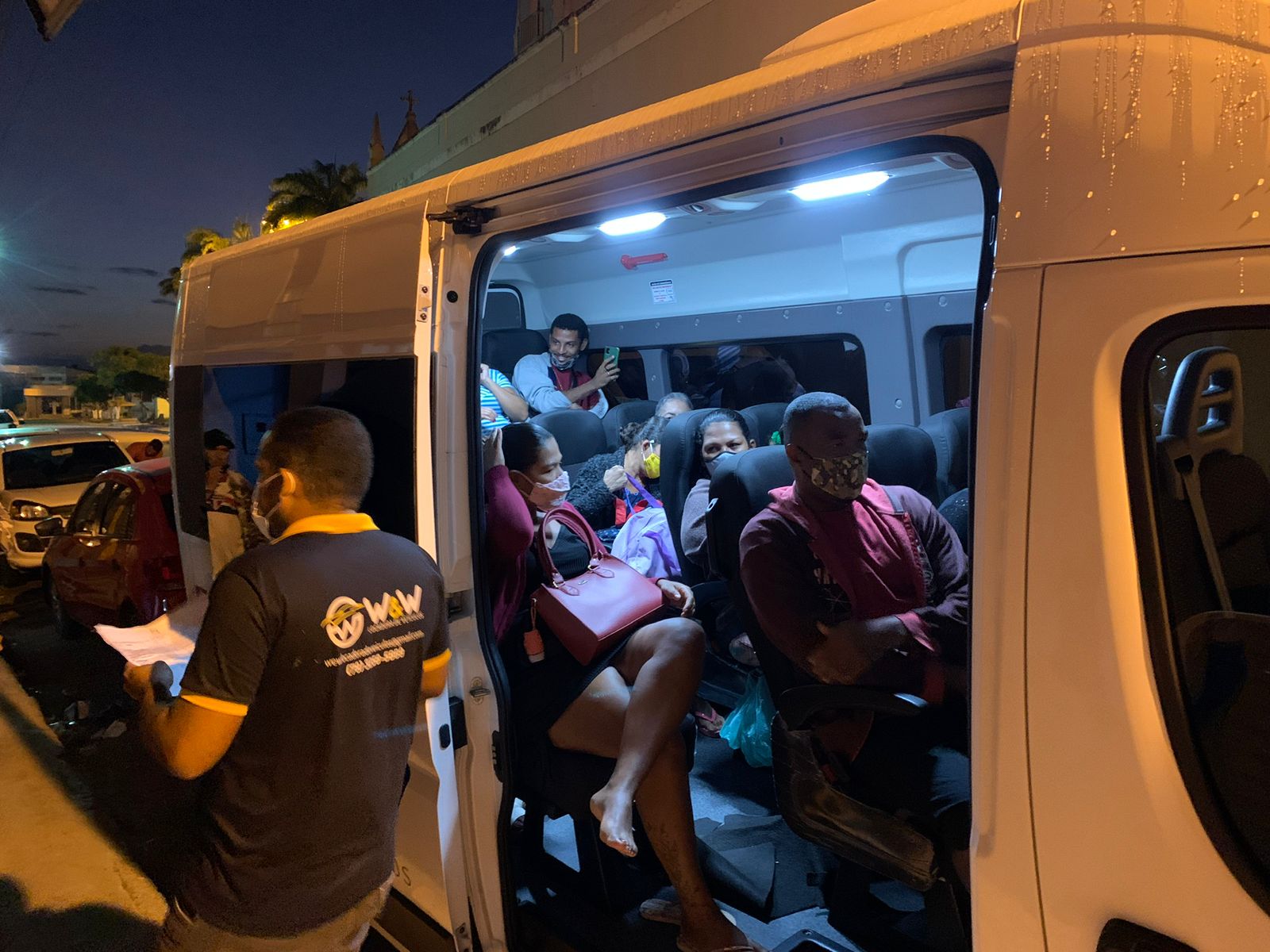 Prefeitura disponibiliza duas vans para transporte de pacientes em tratamento na Capital